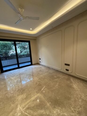 3 bhk flat for sale aurik society sector 82 Faridabad, this is very beautiful society in market.