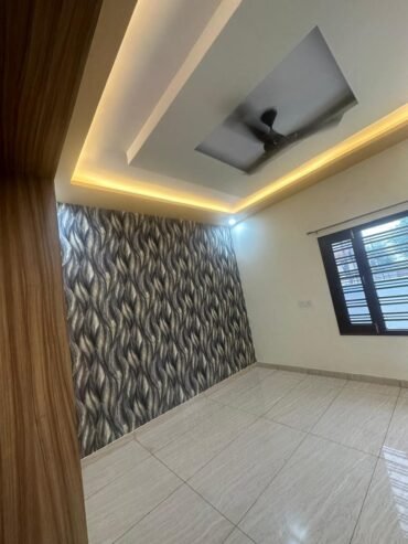 3 bhk flat for sale with 2 bathroom 1700 sqft sector 61