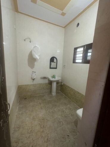 3 bhk flat for sale with 2 bathroom 1700 sqft sector 61
