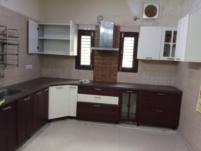 3bhk flat first floor bptp M block this is very prime location in sector 83 faridabad.
