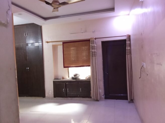 3bhk flat first floor bptp M block this is very prime location in sector 83 faridabad.